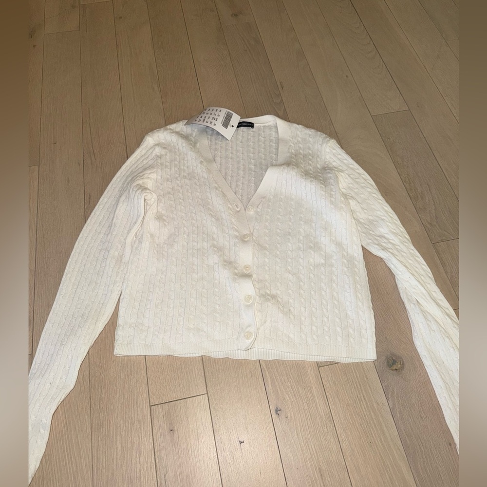 NWT Brandy Melville Cream Cable Knit Cropped Sweater/Cardigan  O/S